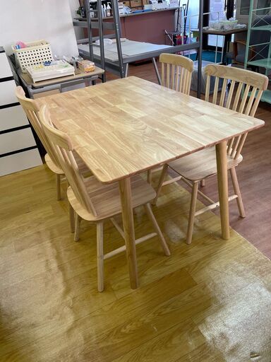 ヨーロッパスタイル 無垢材 4人用 ダイニングセット 幅129cm奥行79cm高さ74cm 説明欄必読