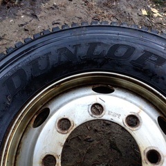 22年製 295/80R22.5 DUNLOP バリ山 スタッドレス 22.5×8.25 ホイル付き 2本 セット 引き取り限定