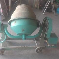 コンクリート、モルタルミキサー2.5才