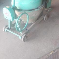 コンクリート、モルタルミキサー2.5才