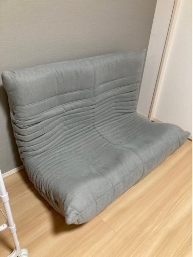 美品のリクライニング付きソファーです