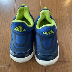 adidas 13センチ　スニーカー