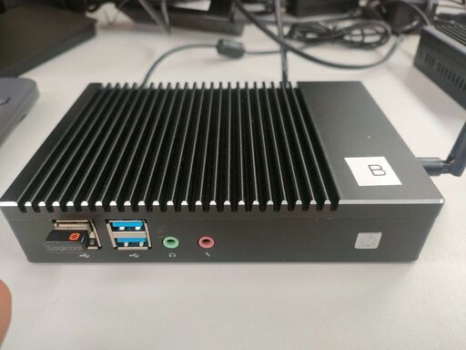 ミニPC（B）中古品　windows10PRO搭載！メモリ８G ファンレスで静か