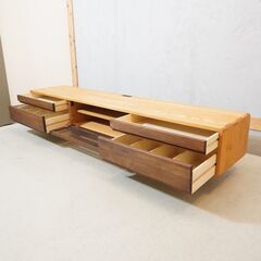 天然木ギャラリーのSuite(スイート) TVボード/アッシュ材+ウォールナット材です。丸足が北欧を感じさせるシンプルなローボード♪ナチュラルモダンや北欧スタイルにおススメ。