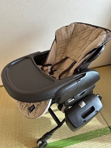コンビ  ネムリラ オートスウィングダッコプラス エッグショック ハイローチェア
