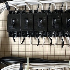 MacBook Pro 2020 SSD500G 16Gメモリ 充放電36回-電気分電盤。仮設用。