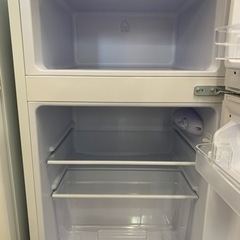 ☆ELSONIC エルソニック 冷蔵庫 2022年製　2ドア 右開き 83L EJ-R832W