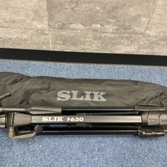 カメラの三脚　slik f630