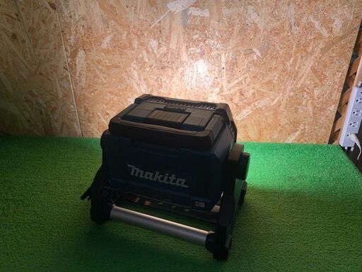 完売商品】マキタ 充電式スタンドライト ML809【中古品】