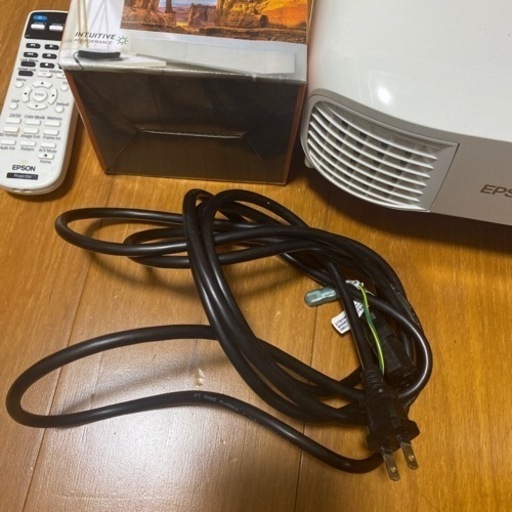 【値下げ‼︎】EPSON ホームプロジェクター　EH-TW5650