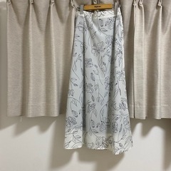 w closet 花柄スカート
