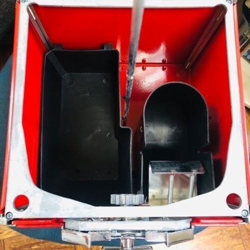 ガチャガチャ　ガチャポン　100円硬貨　鍵付き ガチャガチャ ガチャポン 100円硬貨 鍵付き ガチャガチャ 本体