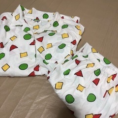 クレヨンしんちゃん　パジャマ　Ｌサイズ