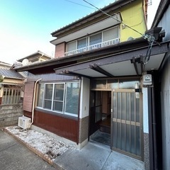 ⭐値下げ⭐【フリーレント一カ月】🌟格安！2階建て一軒家３DK🏠駐...