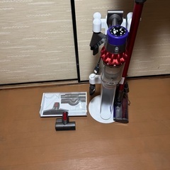 Dyson V10バッテリー不良ジャンク品【本日のみ引き取り限定】