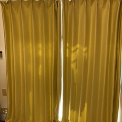 ニトリ　カーテン　207✖️140 黄色