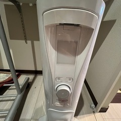 急募！！デロンギ オイルヒーター [RHJ75V0915-GY]※2/5.6取引可能な方 
