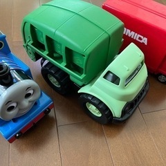 トーマス、ごみ収集車、トミカトラック