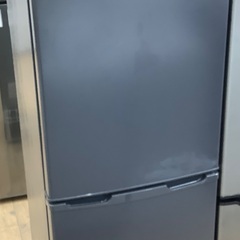 IRISOHAYAMAの2ドア冷蔵庫1年保証付きです。