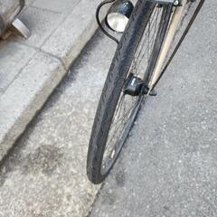 🥇🥇　クロスバイク　７００ｃ　自動ライト　カギ　カゴ　付き　６変速　ゴールド　配達可能