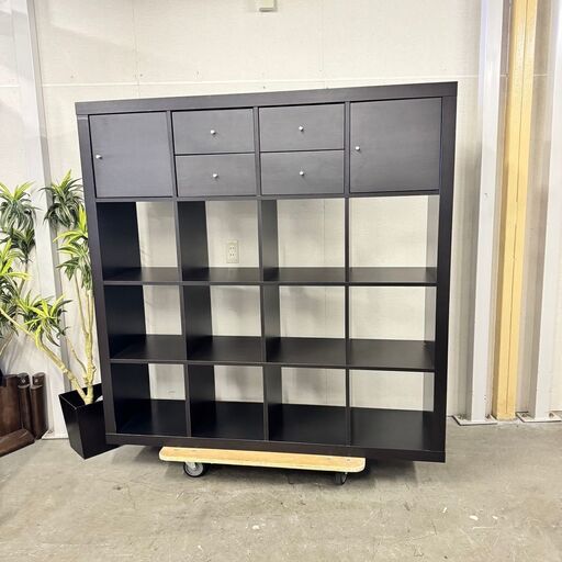 W 15758  IKEA シェルフユニット　インサート4個付き　KALLAX   ◆大阪市内・東大阪市他 5,000円以上ご購入で無料配達いたします！◆ ※京都・高槻・枚方方面◆神戸・西宮・尼崎方面◆奈良方面、大阪南部方面　それぞれ条件付き無料配送あり！