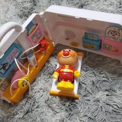 アンパンマン 病院 おもちゃ 救急車