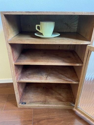 古い木枠のモールガラス戸棚 4段 キッチン収納 食器棚 収納棚 古道具  