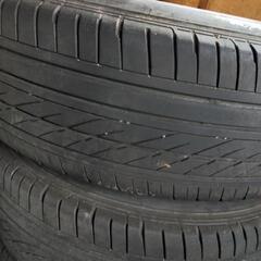 ハイエース　タイヤ、ホイール　応募多数により少しでも高く買って下さる方にお願いします。