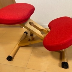 バランスチェア　姿勢矯正　椅子　赤色