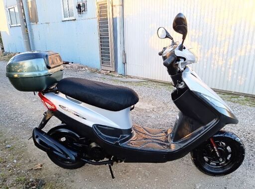 優れたエンジン。 とても速いバイク。 ( SYM ) (xpro) (風 100