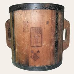 【大正/昭和レトロ】50年以上昔の木製の一斗枡　ます　大型　アンティーク　骨董品 大正/昭和レトロ】50年以上昔の木製の一斗枡 ます 大型