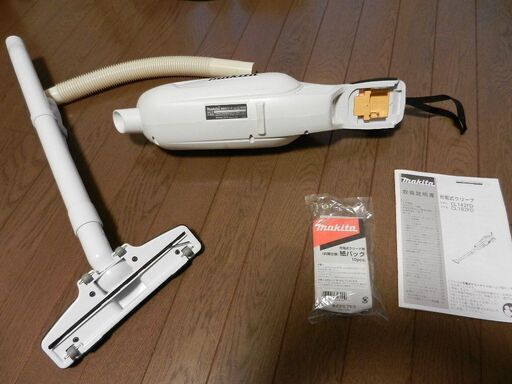 マキタ　バッテリー紙パック式掃除機