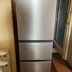 HITACHI 冷蔵庫　２６５ℓ  ２月末日まで。