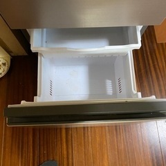 HITACHI 冷蔵庫 265ℓ 2月末日まで。