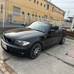 ＢＭＷ　１シリーズ　オープンカー　ボタン式でオープンします