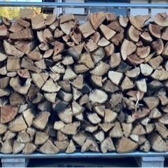 格安・大量の薪‼🪵けやき・樫がメインの広葉樹薪を薪棚1列分
