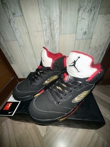 Supreme × JORDAN 5 RETRO Black