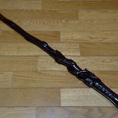 木彫りの杖　