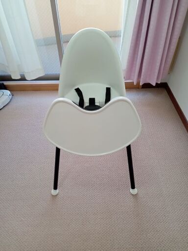 ベビービョルンのハイチェアです。