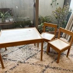 IKEA 子ども用　テーブル＆チェア2脚