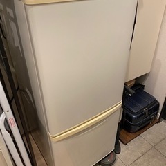 パナソニック　冷蔵庫　NR-B143W 2010製