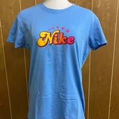 NIKE レディースTシャツ　ブルー　USED品　背中部分色落ちあり