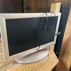 テレビ　22型