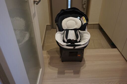 Combi製チャイルドシート　CG-UIG 040178(取付方法：ISOFIX）