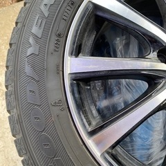 スタッドレスタイヤ 205/60R16 