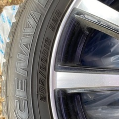 スタッドレスタイヤ 205/60R16 