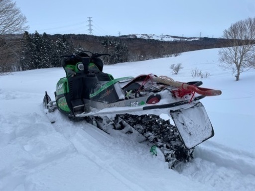 スノーモービル　ARCTIC CAT M8 予備ベルト、プラグ