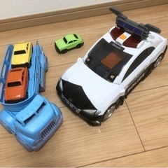 おもちゃ⑤  トミカデカパトロールカー　　キャリアカー