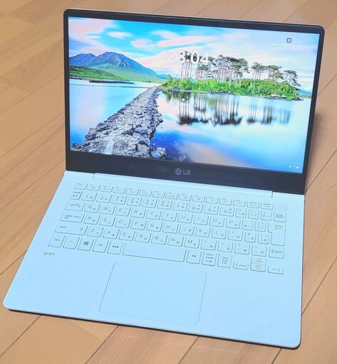 取りに来てくれる方1000円割引、LG 965g 軽量PC　SSD・メモリ追加済　美品　Core i5 8世代