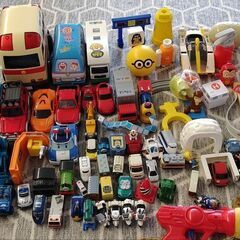 【男児おもちゃ】乗り物多数！ 子供さんのおもちゃを買い物カゴいっ...